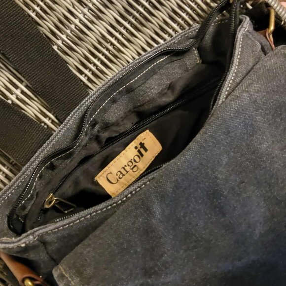 Cargotit Canvas Cargo Messenger Crossbody Bag in Dark Gray - Picture 5 of 11